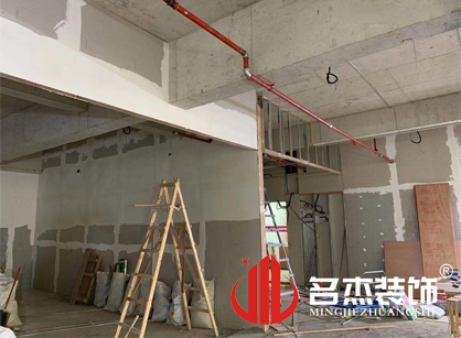巡工地日记，美莲葆化妆品办公室粉色视频WWW在线观看项目进行中
