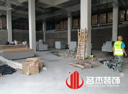 巡工地日记，颜朵化妆品科技办公室粉色视频WWW在线观看项目紧张进行中